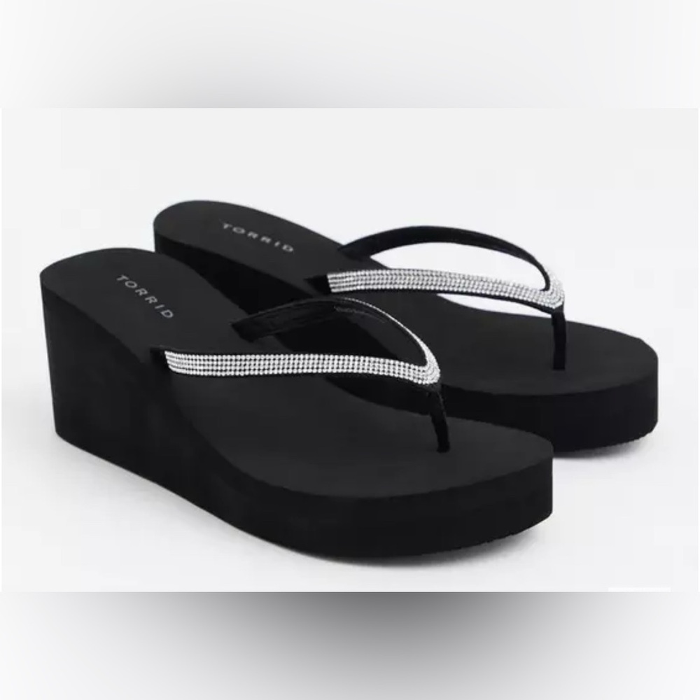 🆕 Torrid - Black “Eva” Rhinestone Platform Wedge Thong/Flip Flops Sandals